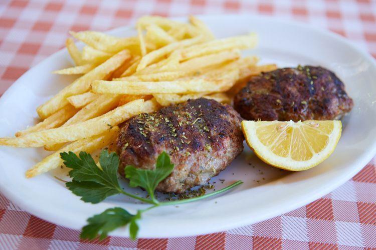 Μπιφτέκια σχάρας Καραβέλα